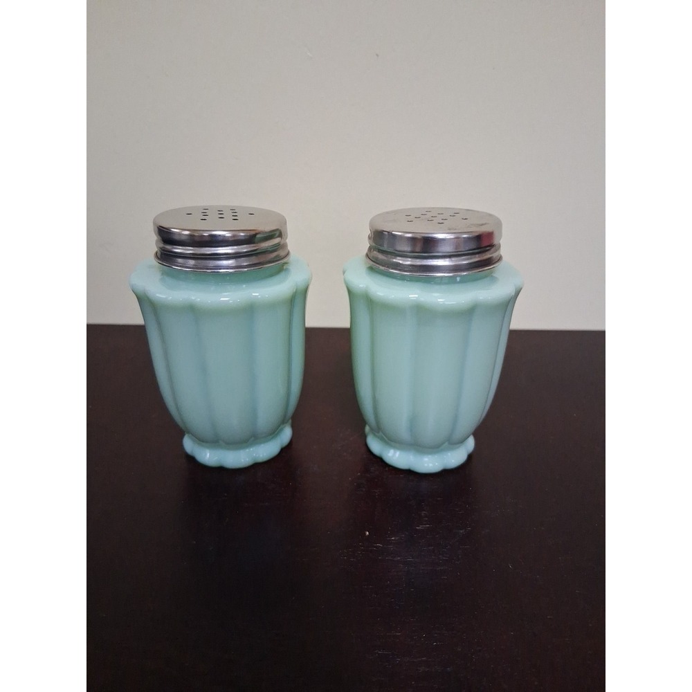 Pioneer Woman Jade Salt And Pepper Shakers